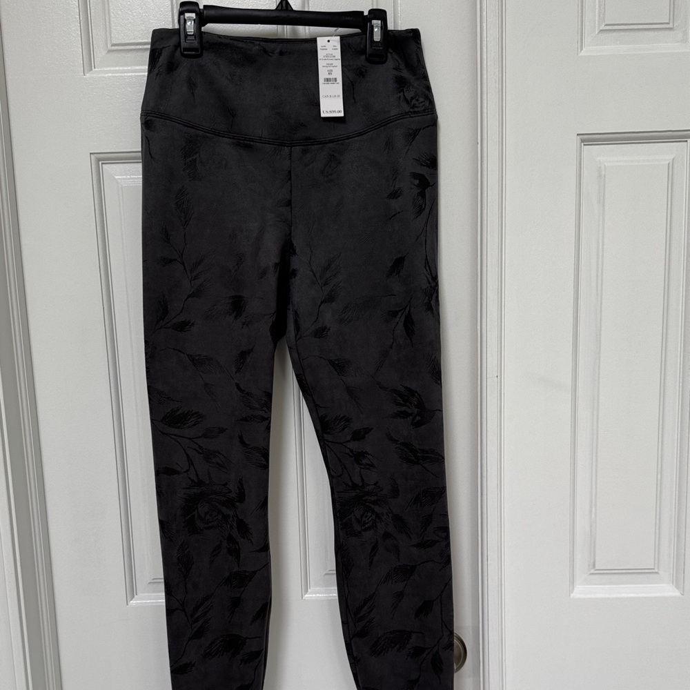White House Black Market Black Floral Skinny Pants